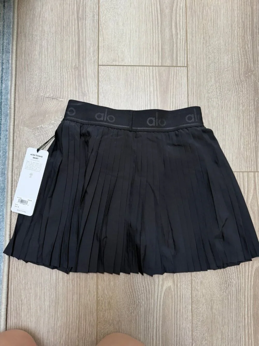 Alo tennis skirt - Picture 3 of 3